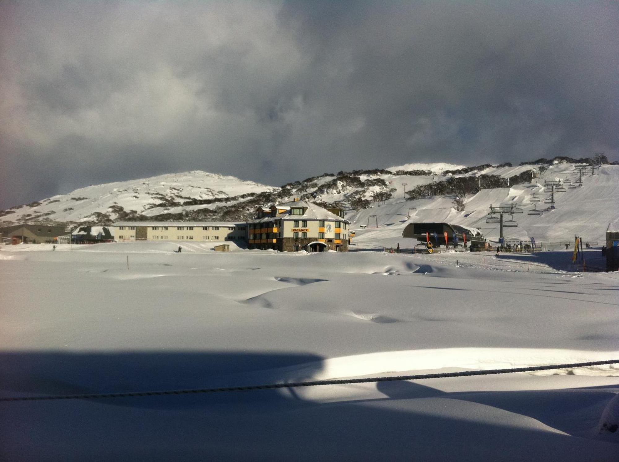 Perisher Manor Hotel Perisher Valley Ngoại thất bức ảnh